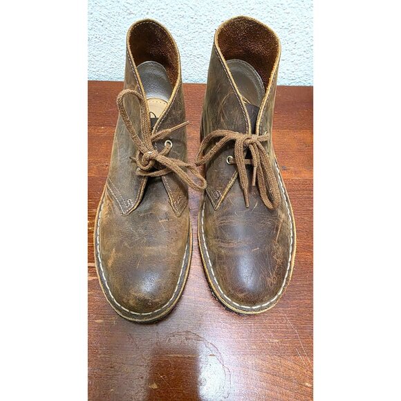 Clarks Women's Brown Leather Chukka Boots Size 7 Distressed with Lace-Up Closure - Picture 2 of 8